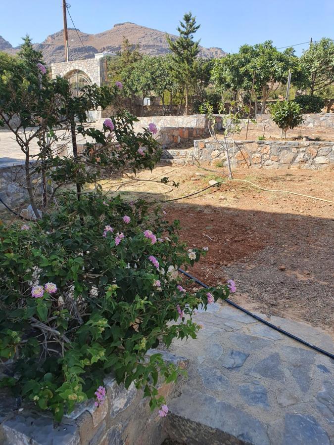 Villa Petrino Tsoútsouros 외부 사진