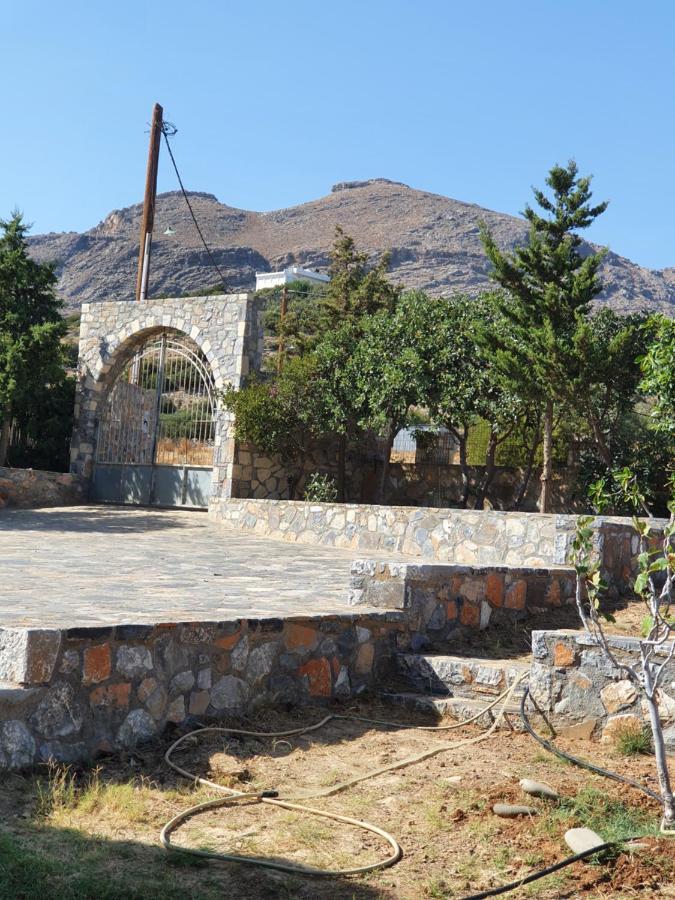 Villa Petrino Tsoútsouros 외부 사진